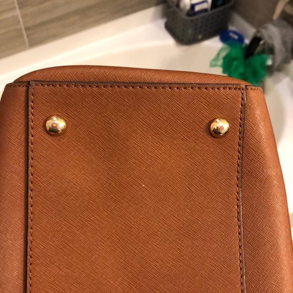 Meet your Posher, Bianca - Picture 2 of 3